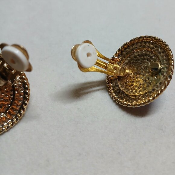 Vintage Gold Tone with Blue Stone Clip On Earrings Fashion Costume Jewelry #85 - Picture 8 of 13